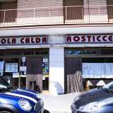 Ci spostiamo ora a San Marcello, area compresa tra i rioni San Pasquale e Carrassi. Qui, all�inizio di via Fanelli, si trova �Nonno Marcello�, uno dei baluardi della zona dal 1962
